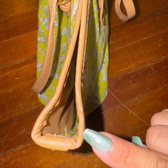 Shiraleah bright yellow baroque/paisley print shoulder strap beach tote bag - Picture 10 of 13